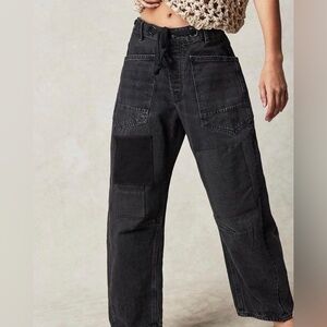 Never worn free people barrel jeans!